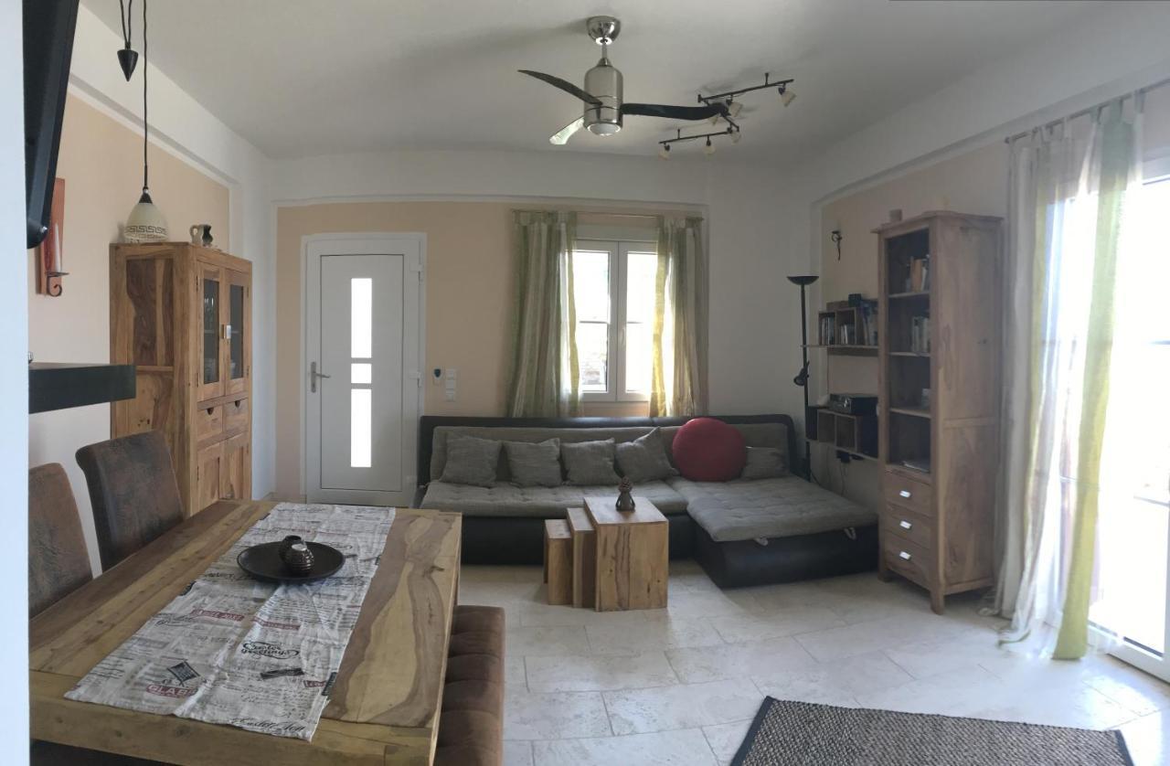 Astra-Ferienhaus Mit Grosser Dachterrasse Und Top-Ausstattung In Nas Armenistis  Esterno foto