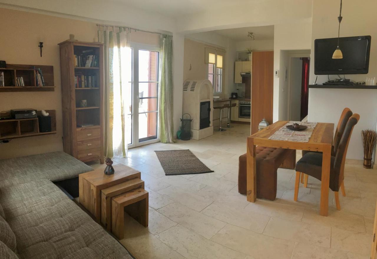 Astra-Ferienhaus Mit Grosser Dachterrasse Und Top-Ausstattung In Nas Armenistis  Esterno foto